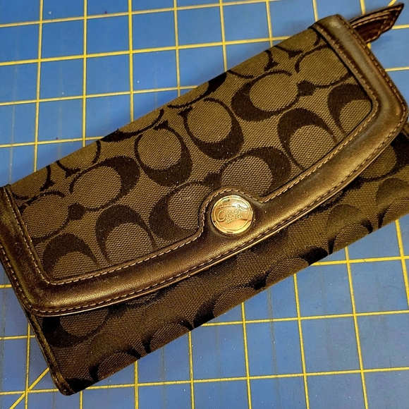 Coach Black Wallet 8" x 4.5" x 1.25" - Picture 1 of 16